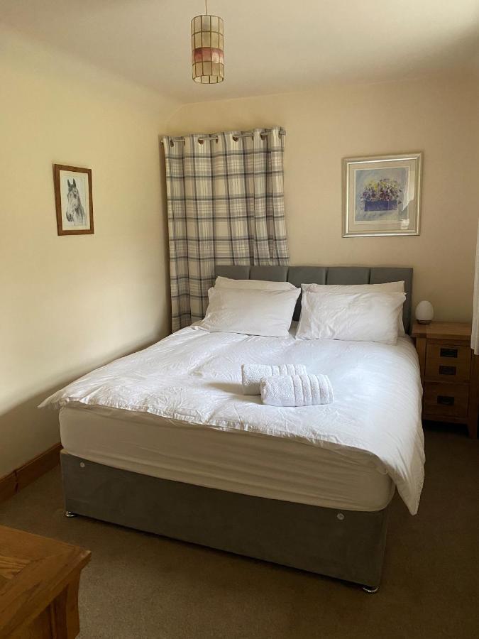 Cosy Cottage In Beautiful Royal Deeside อะบอยน์ ภายนอก รูปภาพ